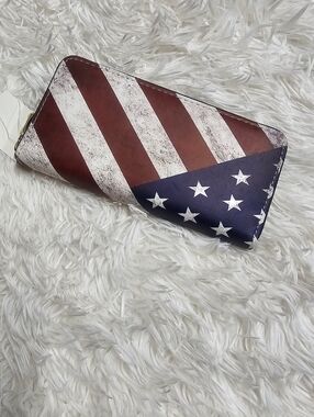 American Pride Wallet/Clutch Patriotic Zip Around Vintage Inspired Distressed